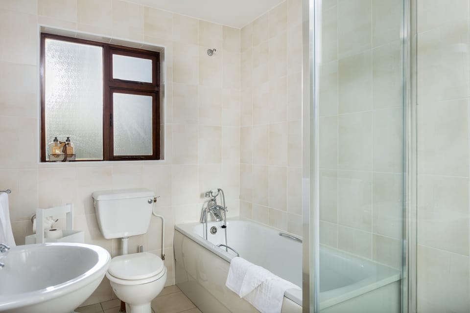 Highview Lahinch bathroom
