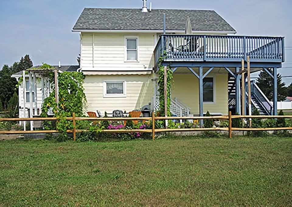Goose Pond 2 - 2nd floor deck
