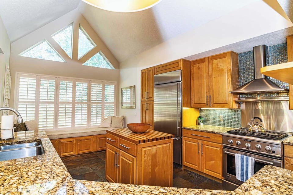 Kitchen and Resting Nook