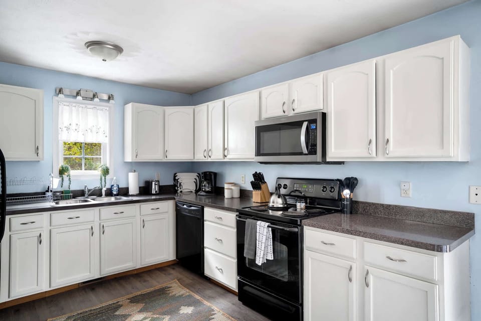 Fully stocked kitchen with all the comforts of home.