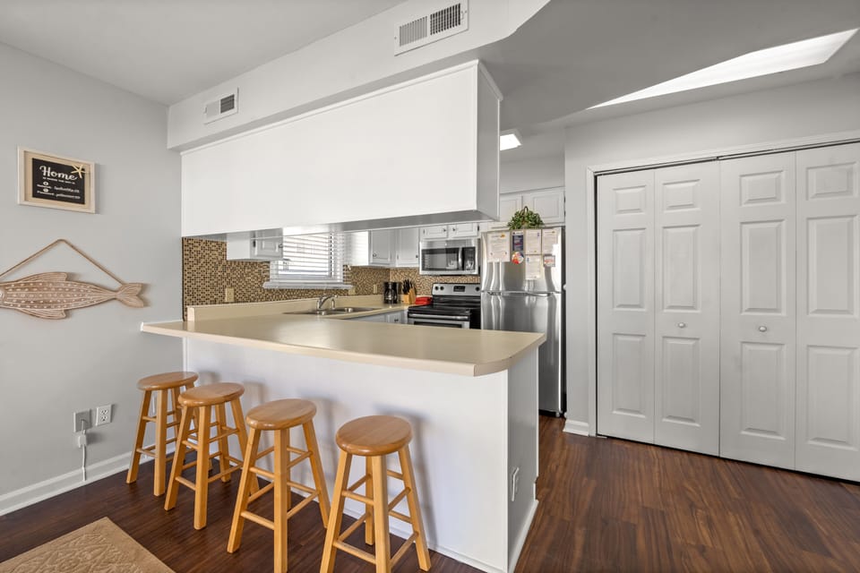 Have breakfast every morning at the bar before heading out to the beach!