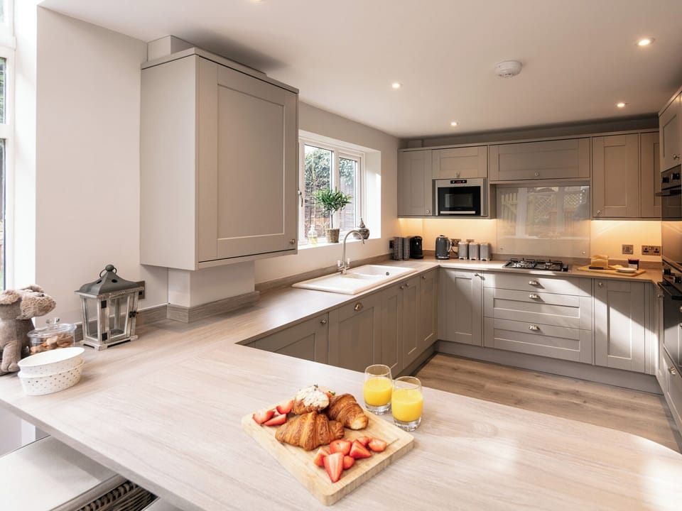 Kitchen | Yew Tree Cottage, Willsersey, near Broadway