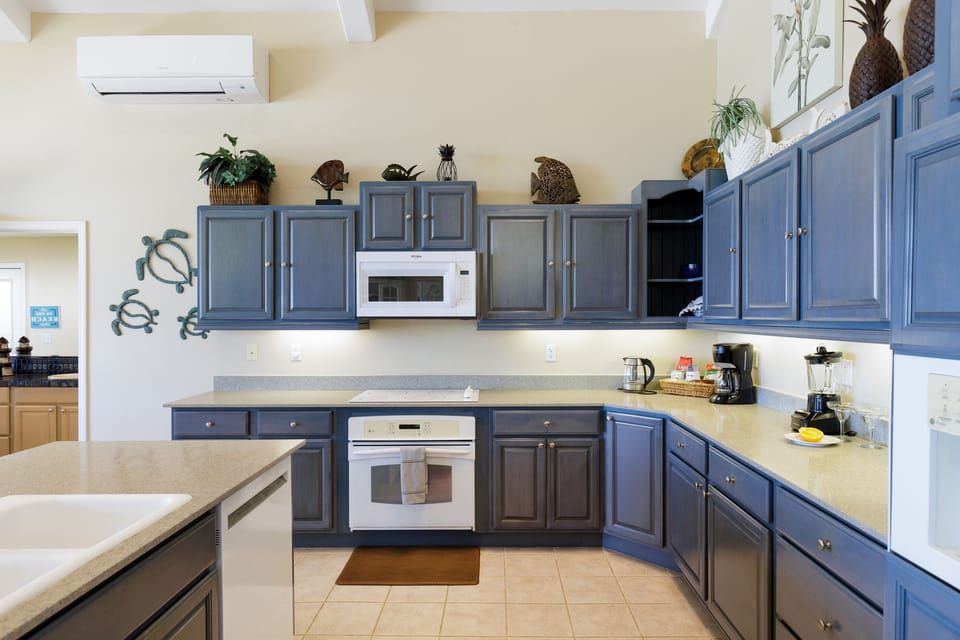 Full kitchen with dishwasher