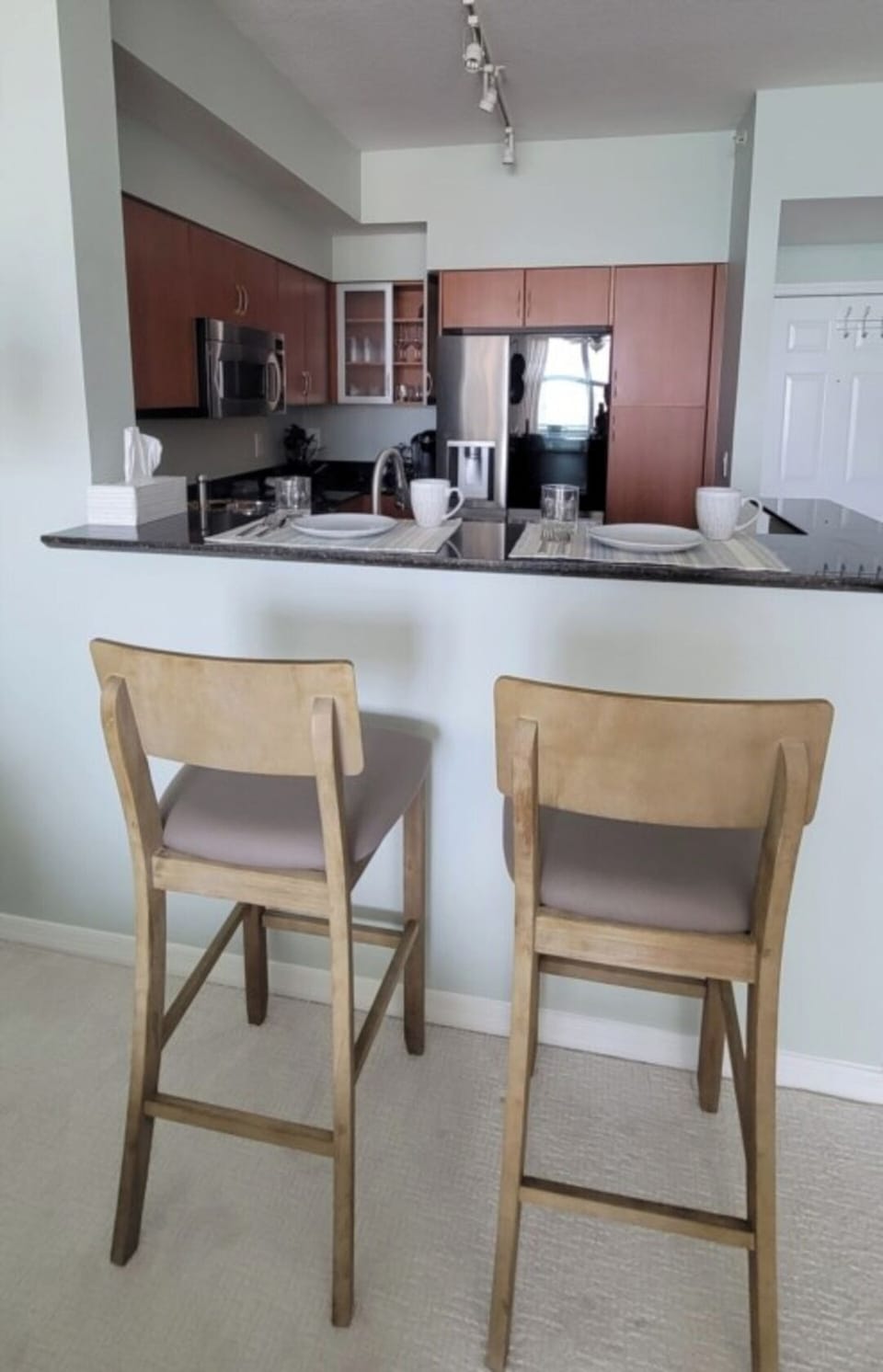 Dining area image 2