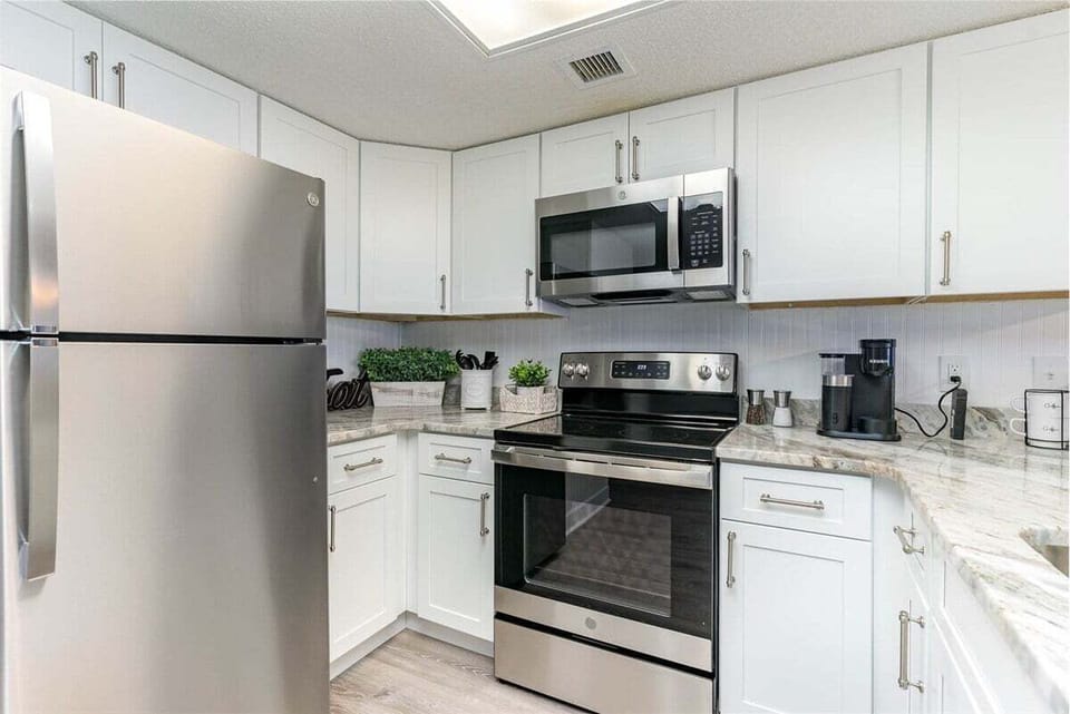Plenty of space to fix a meal or your favorite snack.