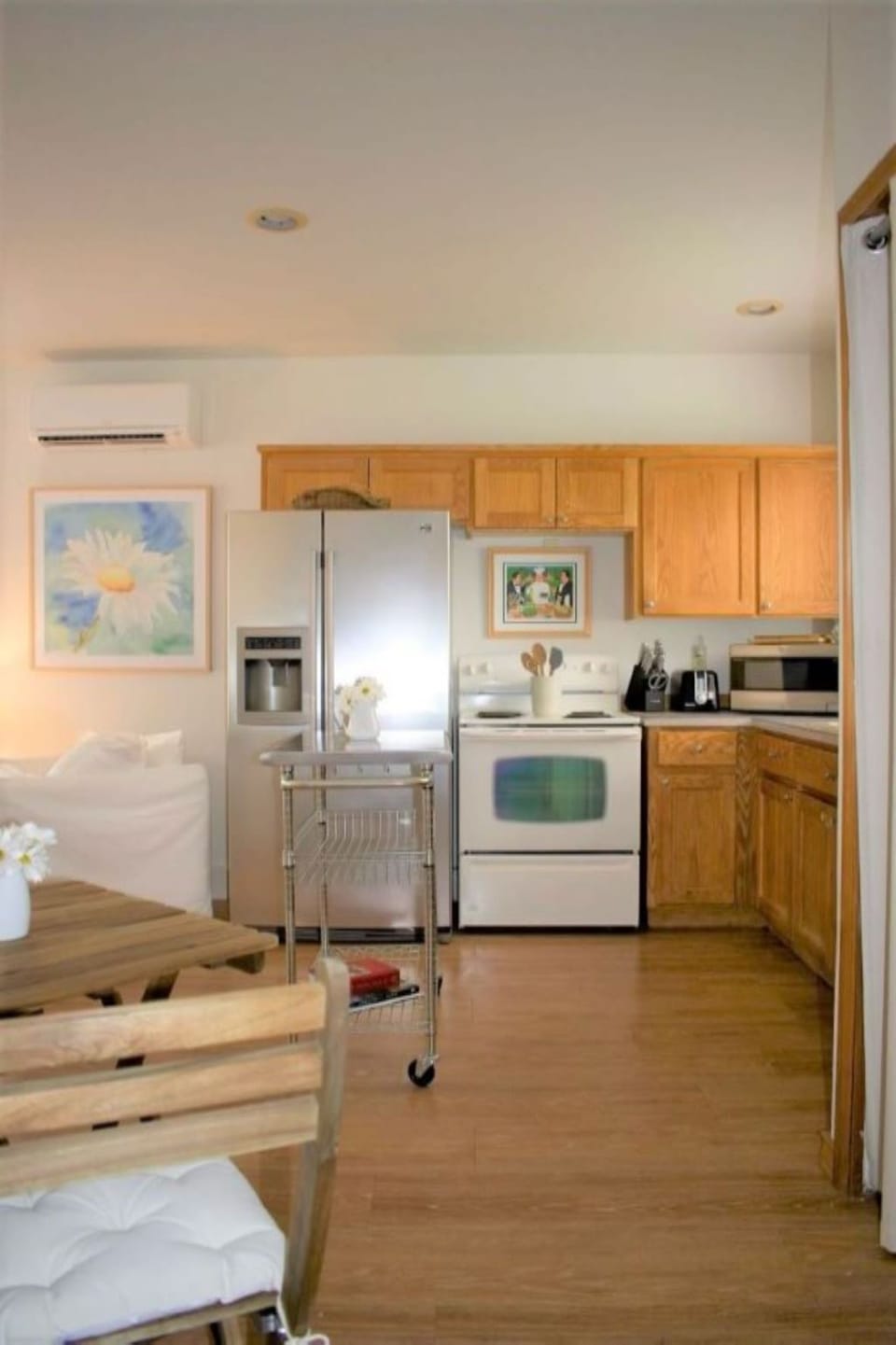 Entry way to main level