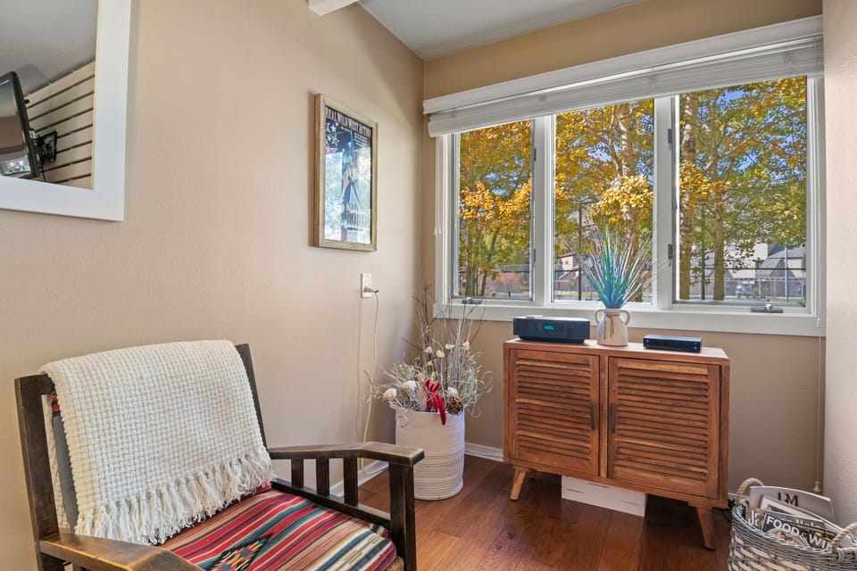 Corner Unit Views