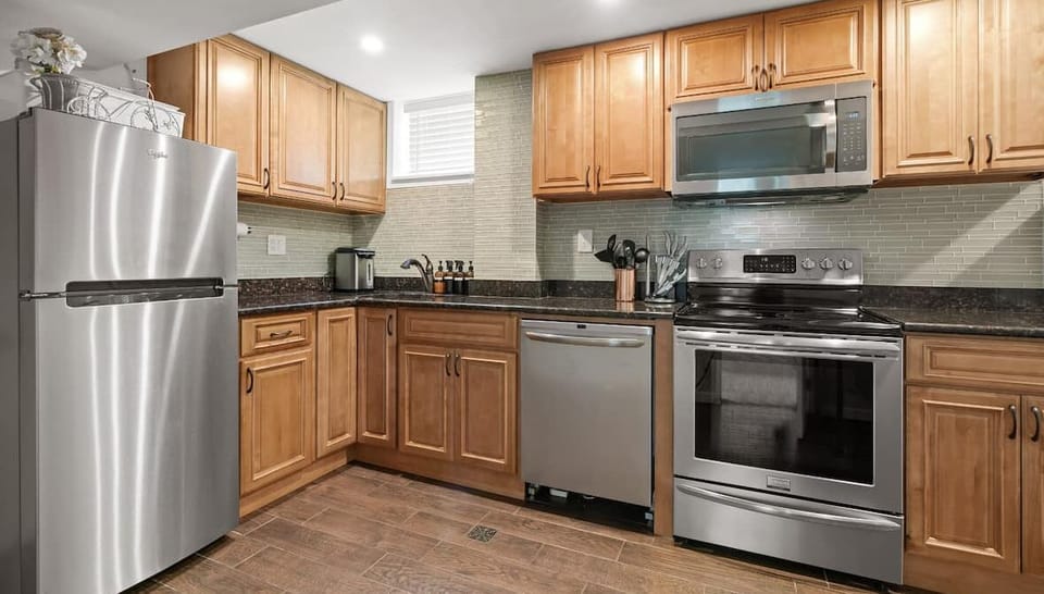 2nd full kitchen in the lower level!