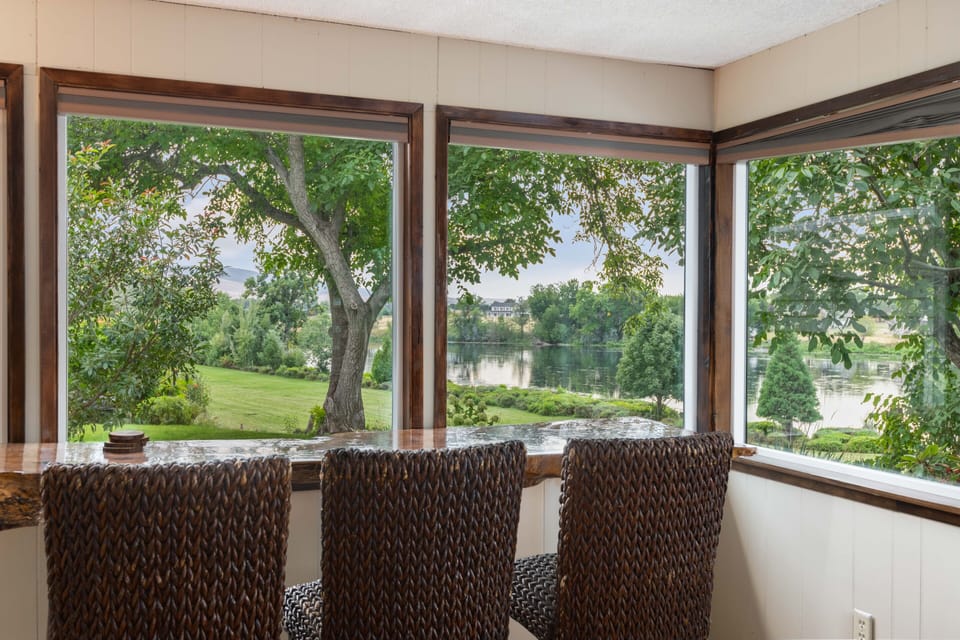 A perfect setting to take in the views!