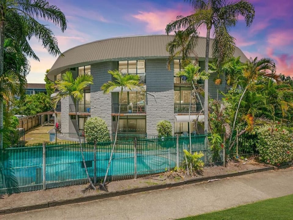 Property building with swimming pool