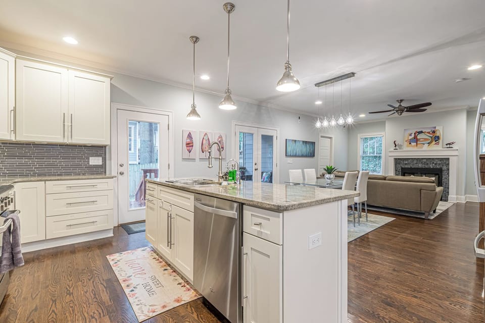 Enjoy friends at the kitchen bar