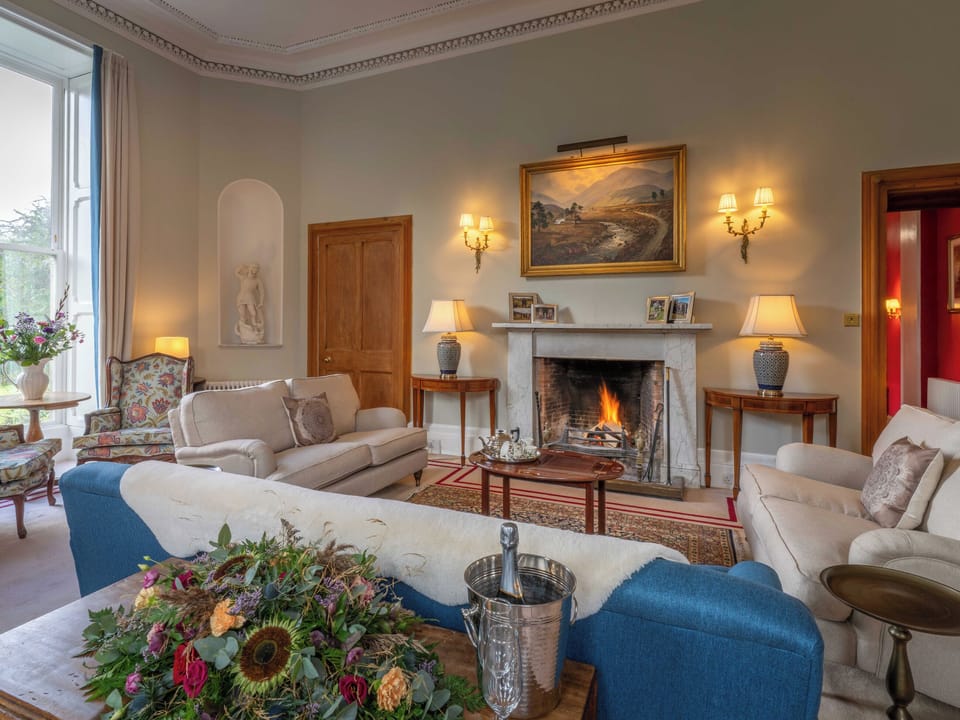 Living room | Dalnaglar Castle - Dalnaglar Castle And Cottages, Glenshee, Cairngorms