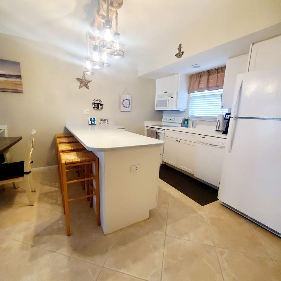 Kitchen with full size appliances 