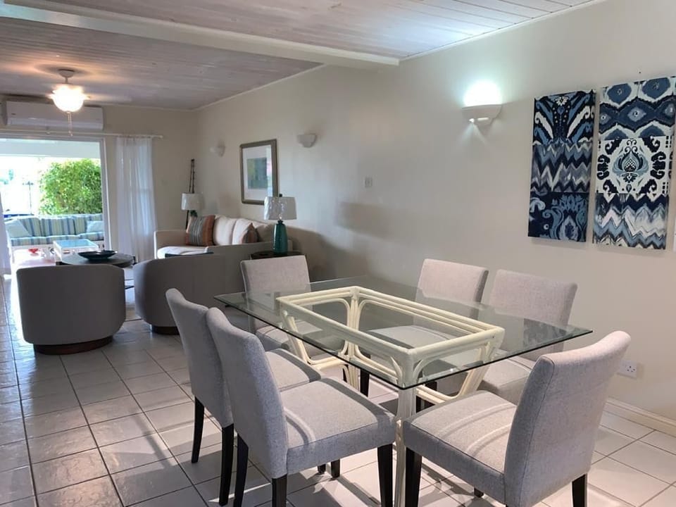 Dining area for 6 people