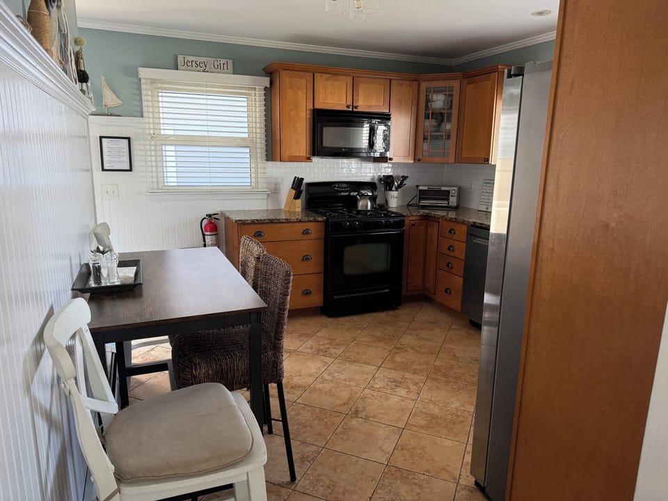 Eating area in kitchen