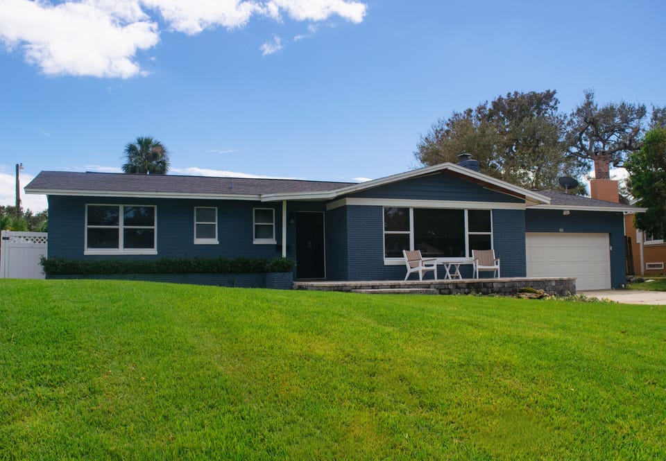 House on corner lot