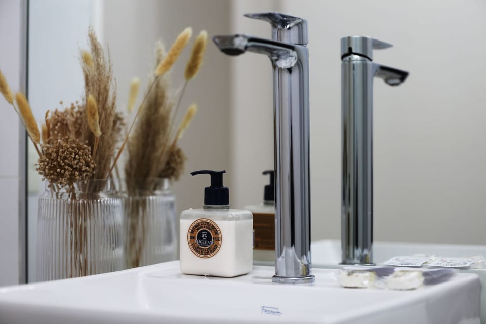 Bathroom amenities