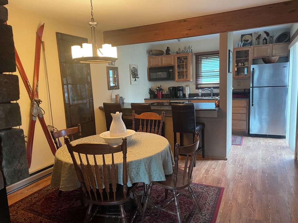 Includes Keurig and drip coffee pots, plenty of cooking supplies.