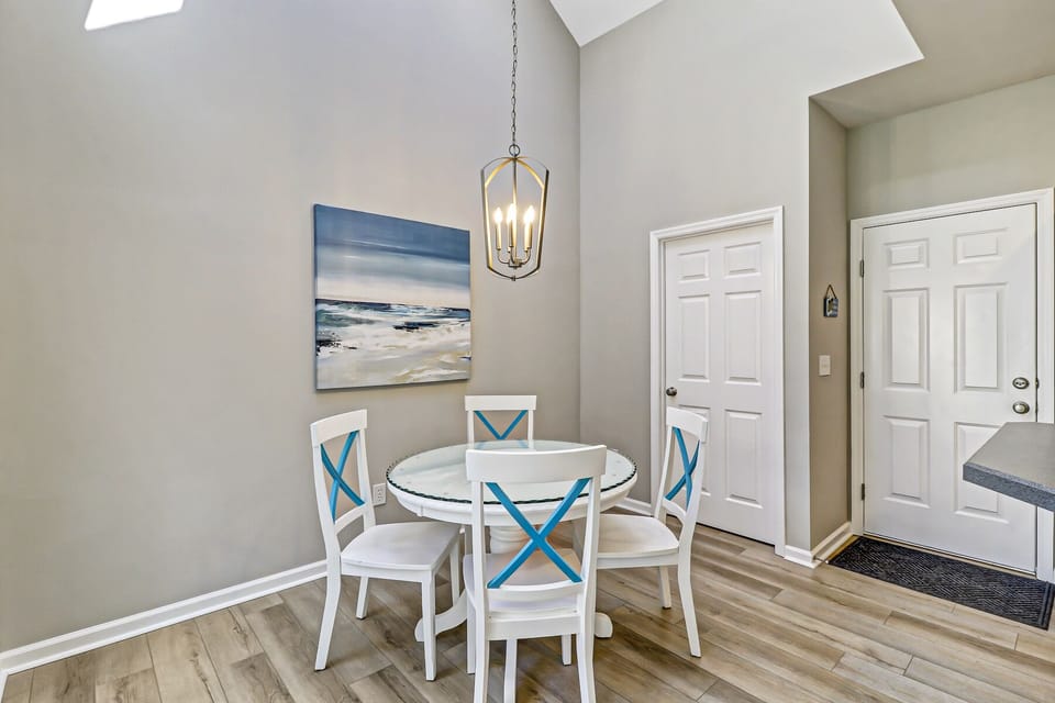 35 Shell Ring | Dining Table - 35 Shell Ring | Dining Table