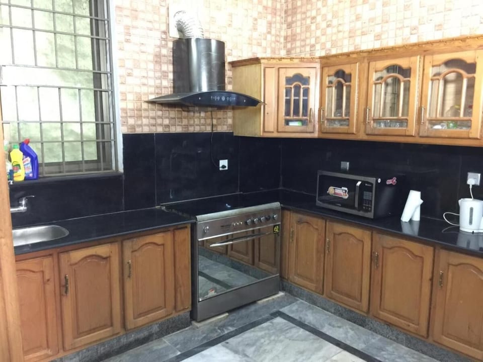 C4 Mirpur City AJK Overseas Pakistanis Villa 3bed Guesthouse
KItchen Main