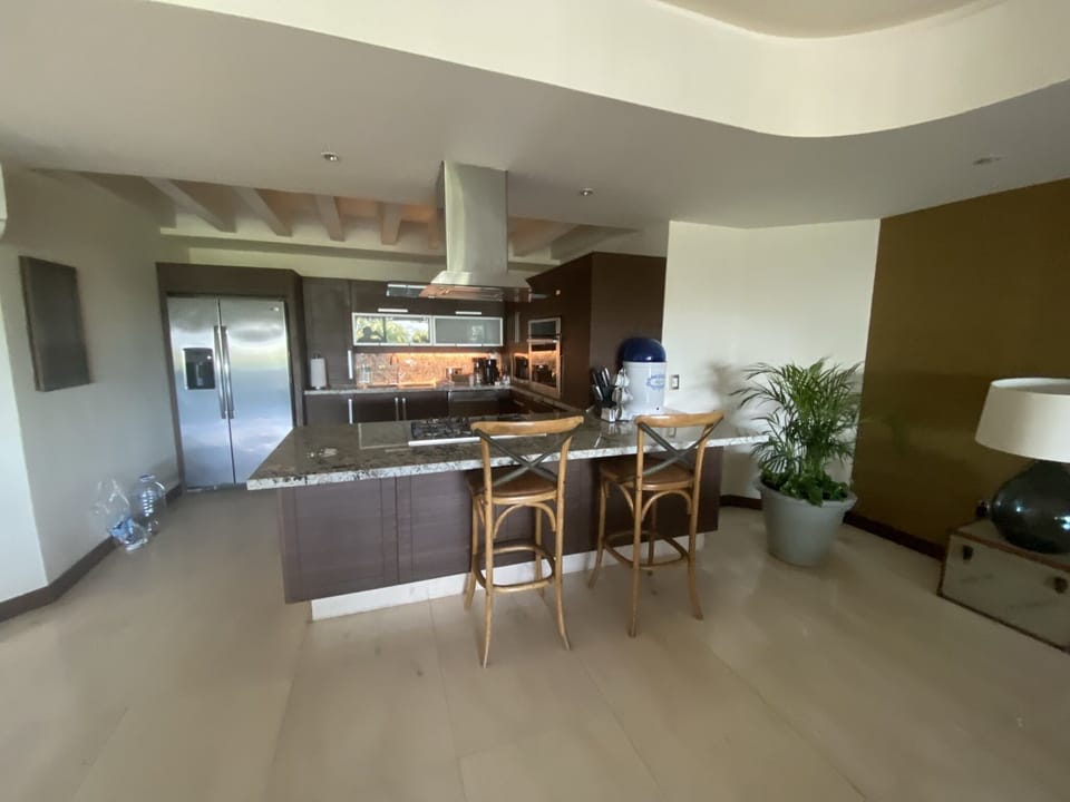 Each floor contains a full kitchen . You can book the chef for a private dinner
