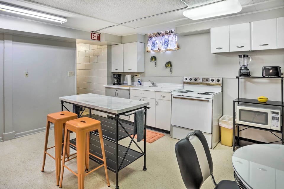 Kitchen | Coffee Maker | Toaster | Dishware & Flatware
