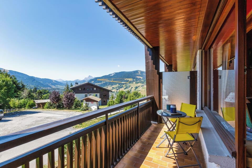 Full length balcony with exception mountain views