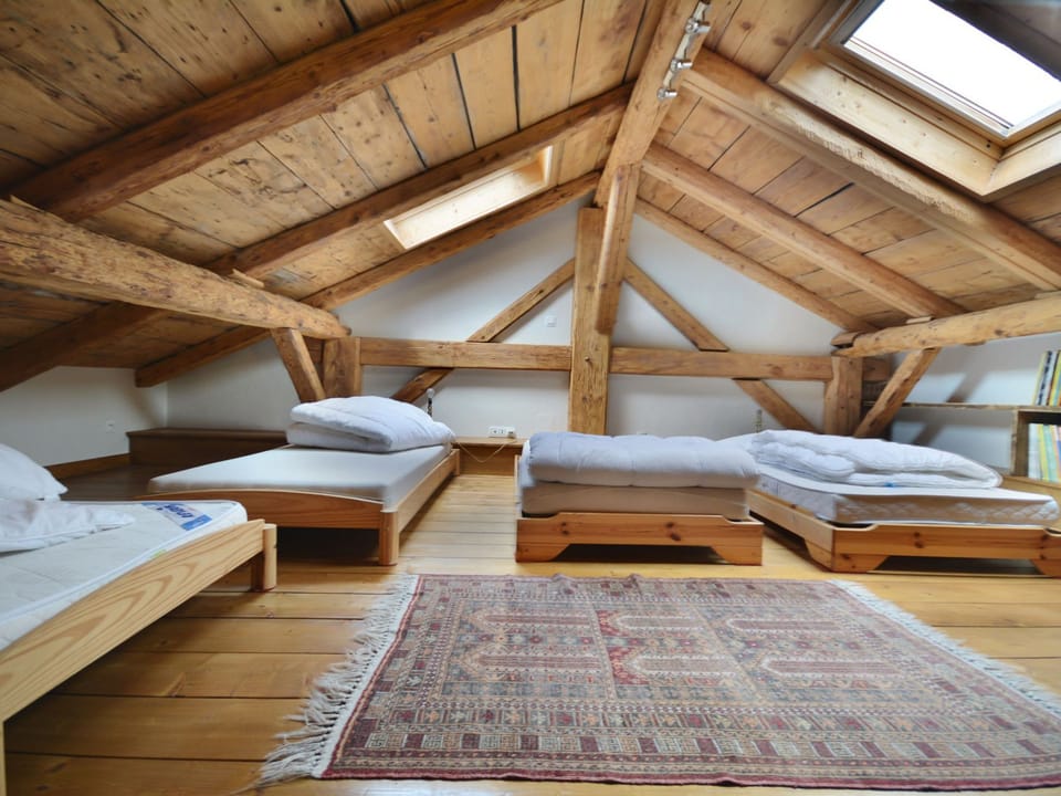Modern chalet for 10 near slopes with parking and WIFI Apartment in Montriond