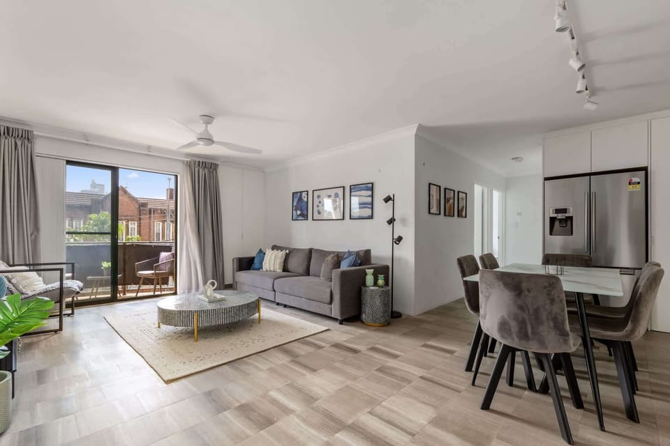 Living Area/Dining Area