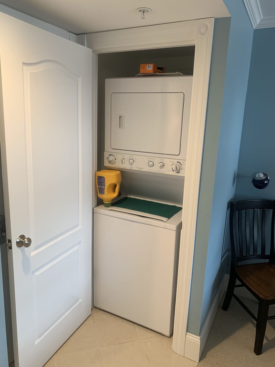 Washer and dryer in second primary.