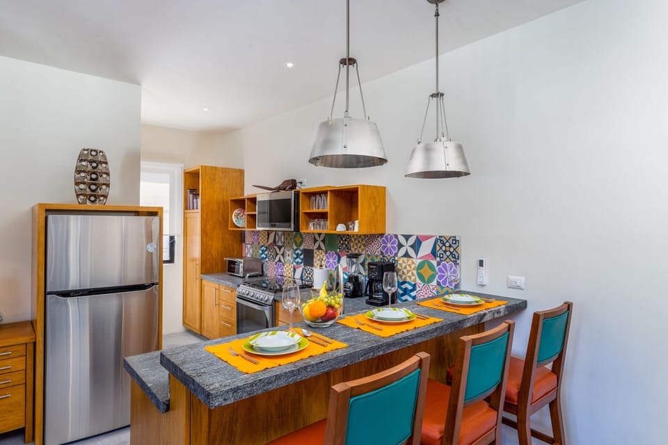 Full Kitchen.