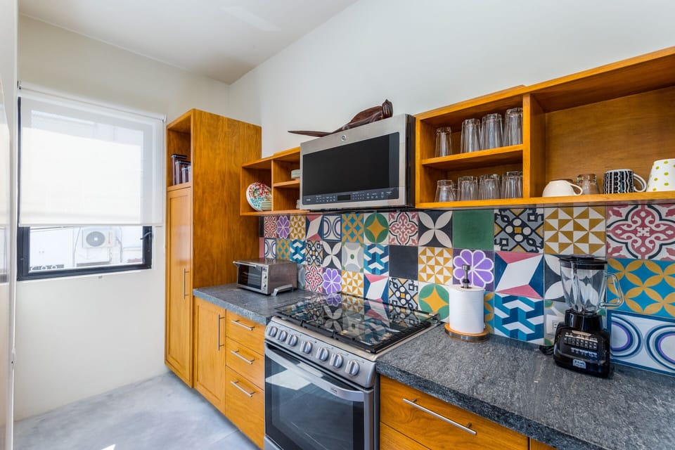 Full equipped kitchen. 