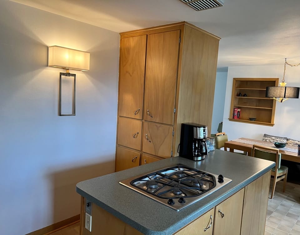 Kitchen Cooktop and Coffee/Tea Station