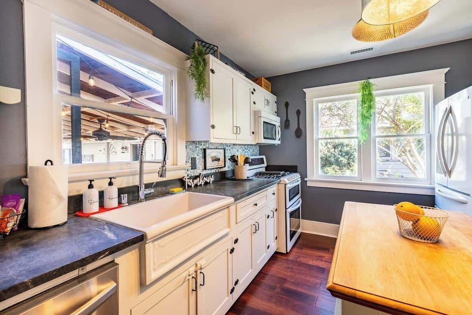 Plenty of room to make meals for family