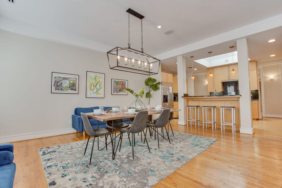 Gather up and enjoy a wonderful meal in with friends and family, or enjoy an exciting game night around the table!