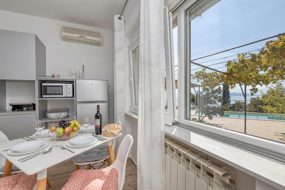 Kitchen and dining area