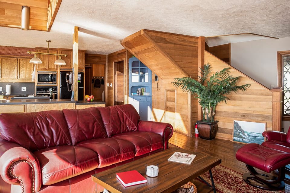 Great family discussions happen here while food is prepared.