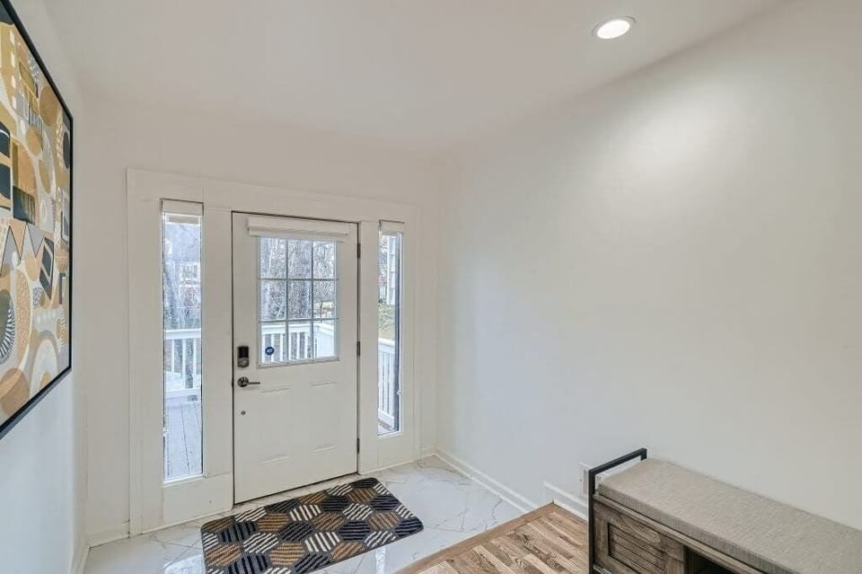 01 Foyer.jpg