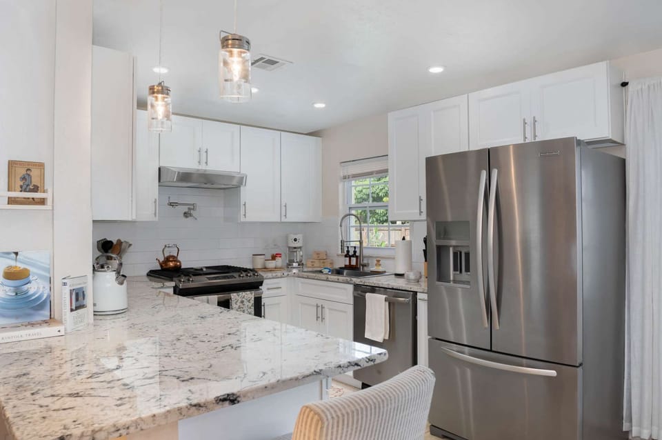 Eat in kitchen with all the amenities you can wish for. We have added a rice cooker!