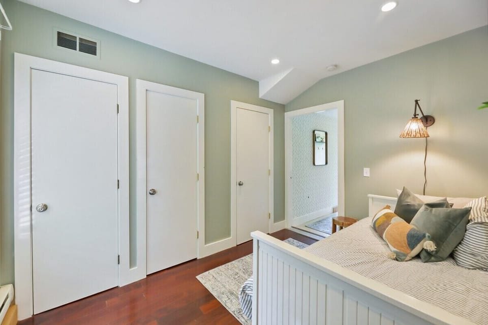 Bedroom 2- twin daybed. Access to half bath