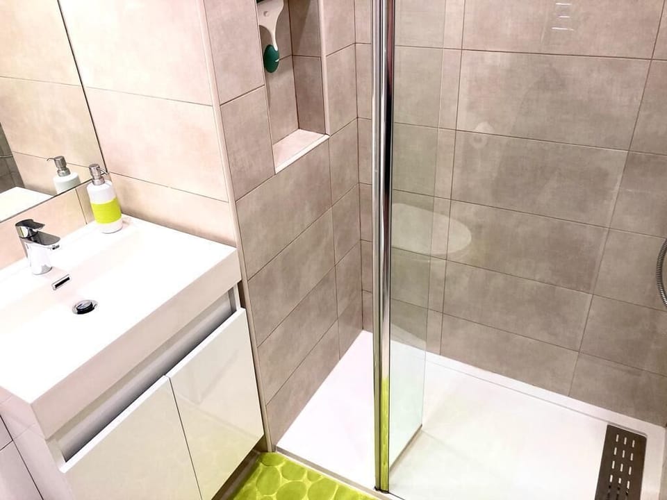 Bathroom 2 with walk-in shower 
