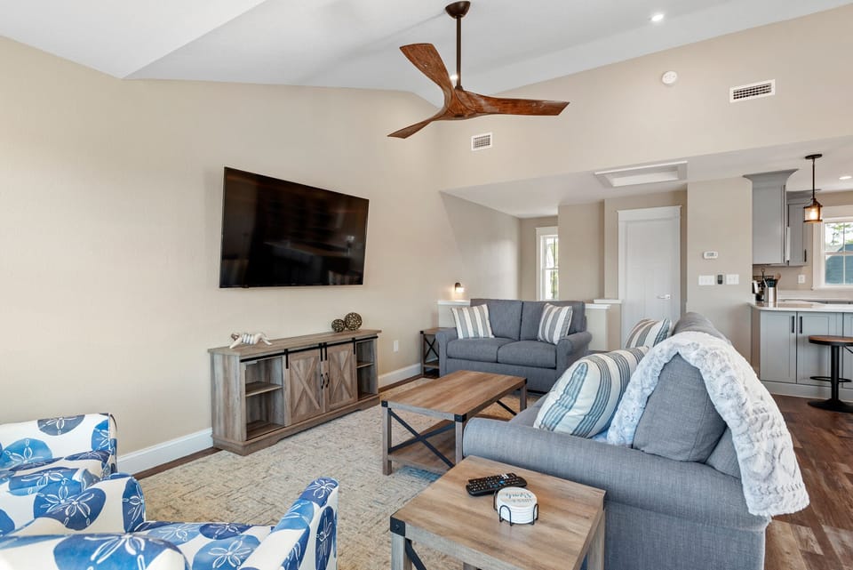 CLP202A: Sound Xcape | Top Level Living Area