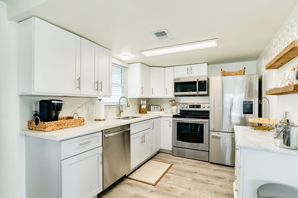 Abundant storage space for your beach snacks