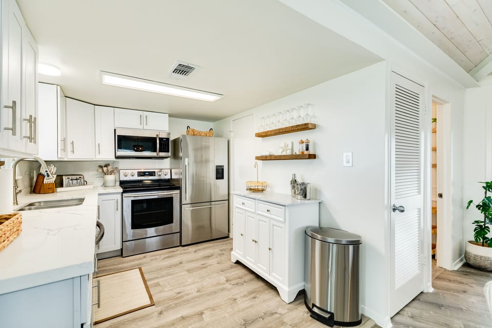 Fully equipped kitchen with stainless steel appliances