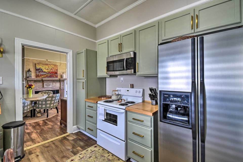 Kitchen | Dishwasher| Keurig Coffee Maker | Toaster Oven