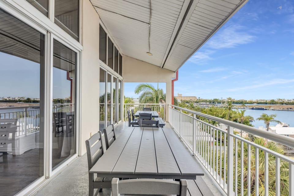 Outdoor dining for at least 12