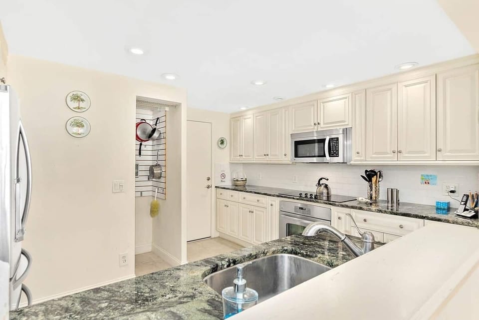 A large kitchen and pantry that you don't normally find on vacation.