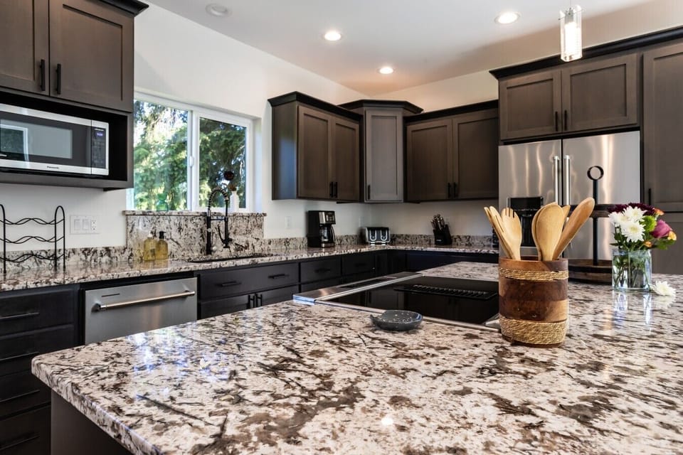 Beautiful and fully stocked kitchen