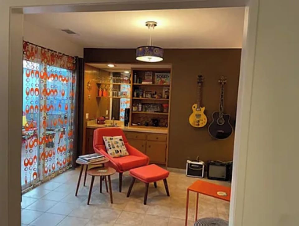 Bar/3rd Bedroom
