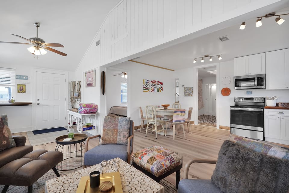 Open floor kitchen and family room 